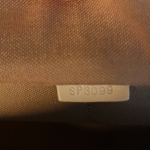 Louis Vuitton Montorgueil Monogram PM Shoulder/Bowler Bag. - Picture 13 of 13